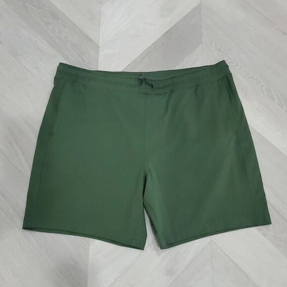 Avalanche Outdoor Supply - Trek It Bungee Green Performance Shorts,  Size XL - Picture 1 of 6